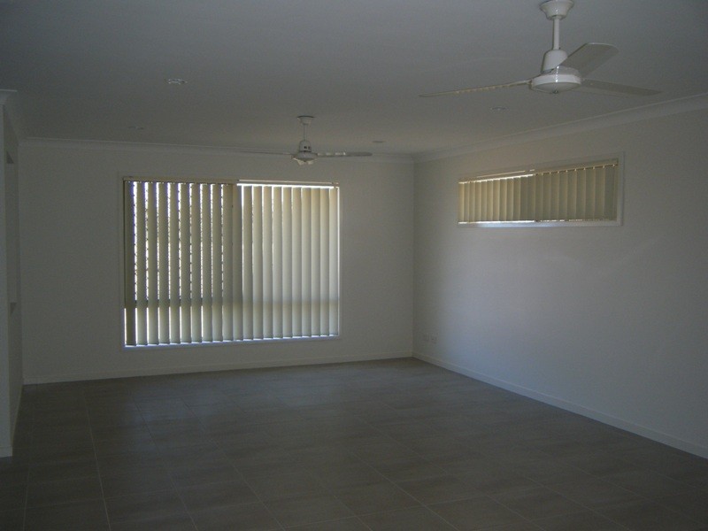10  Lakeside Drive, Emerald QLD 4720