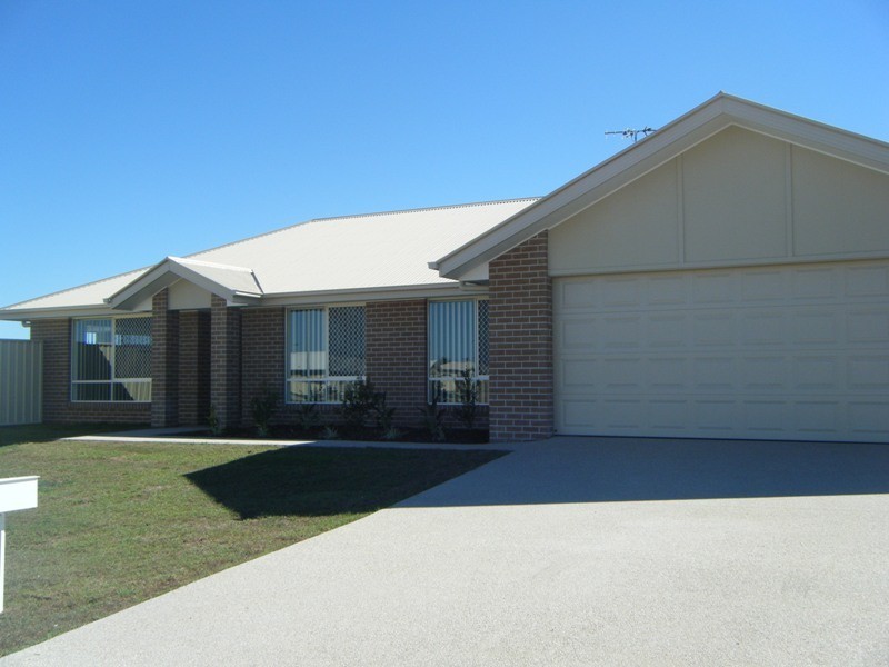 16 Suncrest Street, Emerald QLD 4720