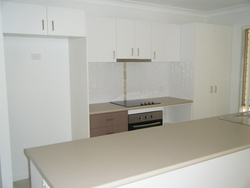 4 Hillcrest Street, Emerald QLD 4720