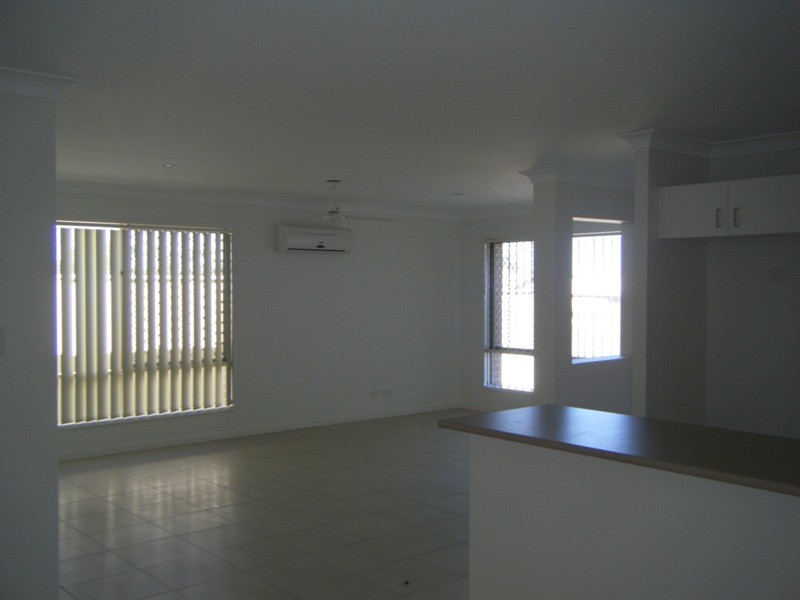 4 Hillcrest Street, Emerald QLD 4720