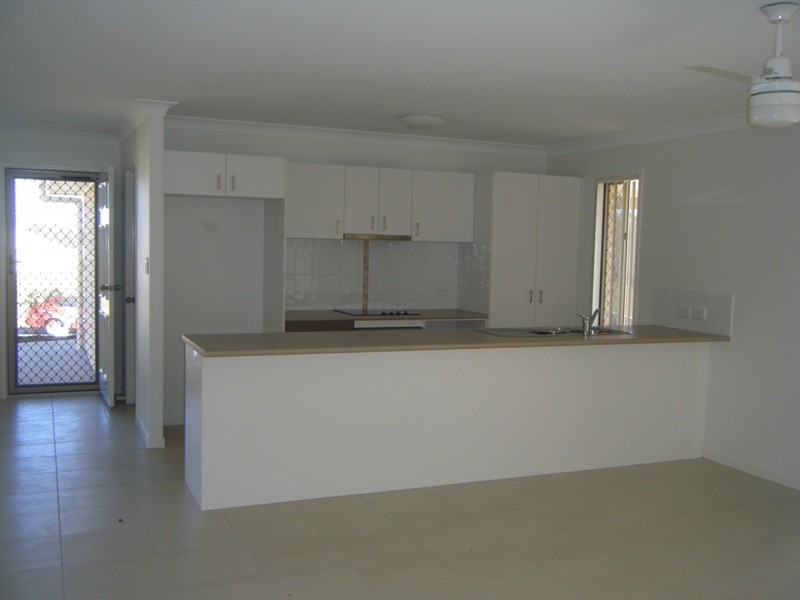 4 Hillcrest Street, Emerald QLD 4720