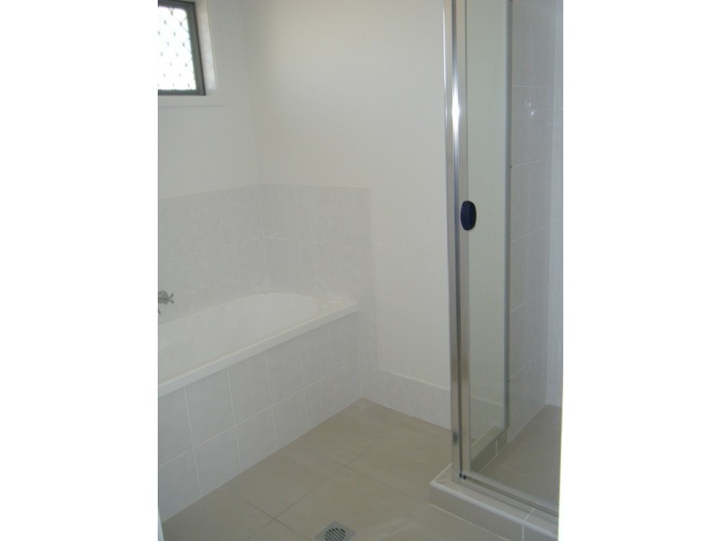 4 Hillcrest Street, Emerald QLD 4720