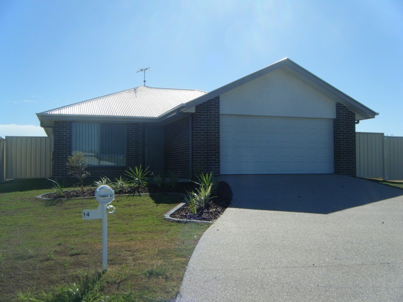 14 Lakeside Drive, Emerald QLD 4720
