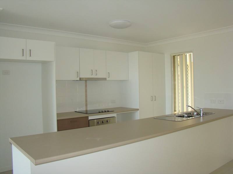 3 Lakeside Drive, Emerald QLD 4720