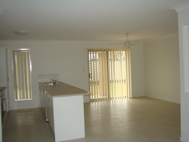 3 Lakeside Drive, Emerald QLD 4720