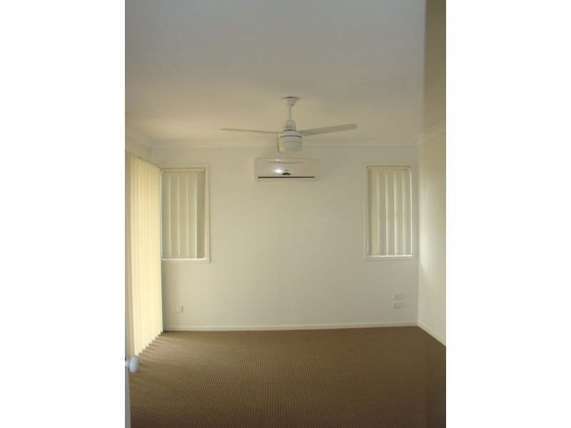 3 Lakeside Drive, Emerald QLD 4720
