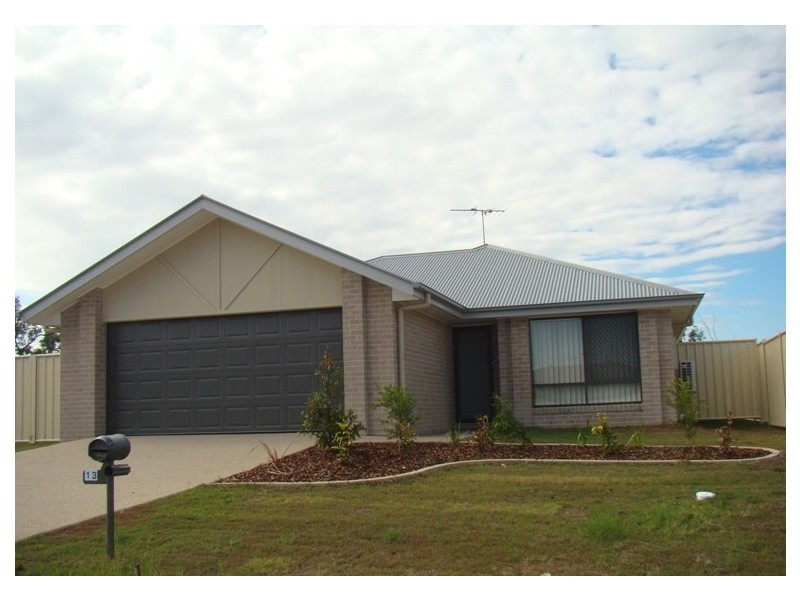 13 Lakeside Drive, Emerald QLD 4720
