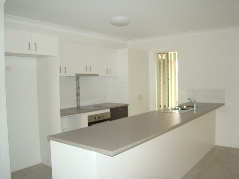13 Lakeside Drive, Emerald QLD 4720