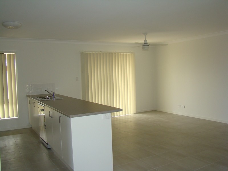 13 Lakeside Drive, Emerald QLD 4720