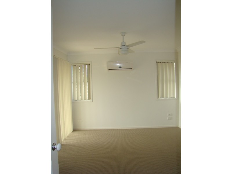 13 Lakeside Drive, Emerald QLD 4720