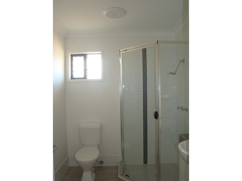 13 Lakeside Drive, Emerald QLD 4720