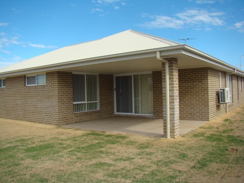 41 Lakeside Drive, Emerald QLD 4720
