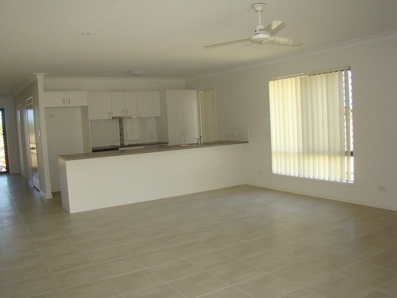 16 Scenic Drive, Emerald QLD 4720