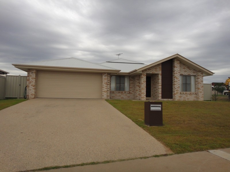 43 Andrews Road, Emerald QLD 4720