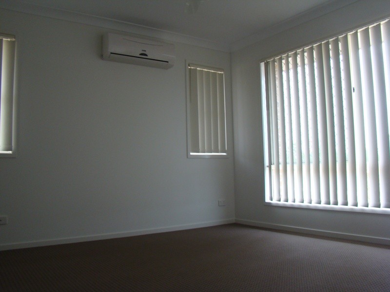 2 Lakeside Drive, Emerald QLD 4720