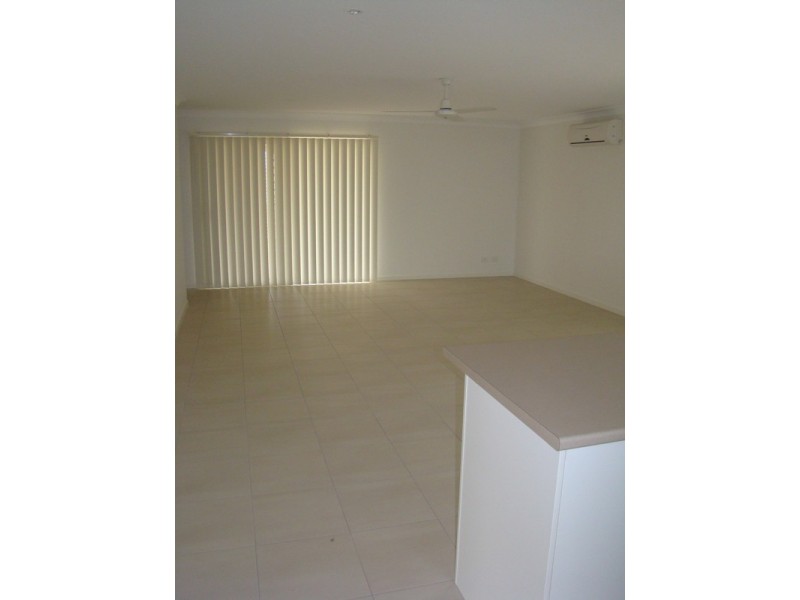 2 Lakeside Drive, Emerald QLD 4720