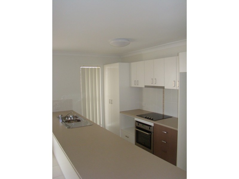 2 Lakeside Drive, Emerald QLD 4720
