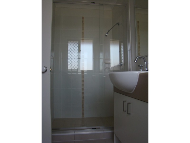 2 Lakeside Drive, Emerald QLD 4720