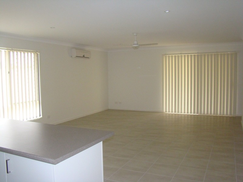 7 Lakeside Drive, Emerald QLD 4720