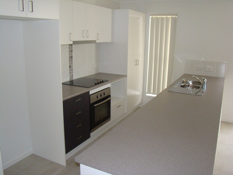 7 Lakeside Drive, Emerald QLD 4720