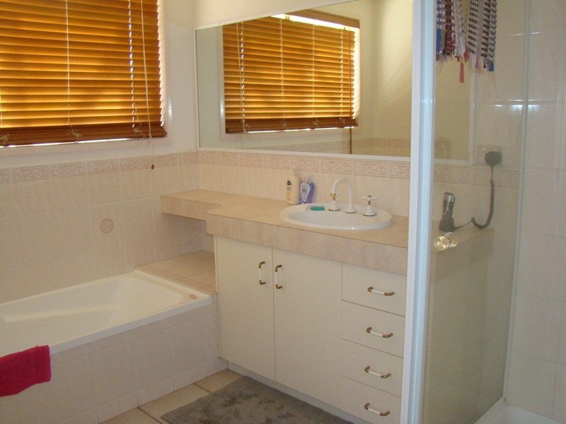 3 Crinum Crescent, Emerald QLD 4720