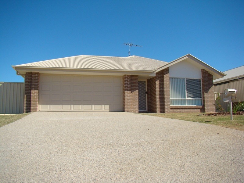 8 Suncrest Street, Emerald QLD 4720