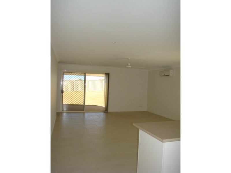 8 Suncrest Street, Emerald QLD 4720