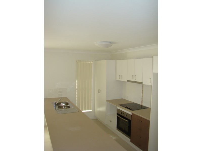 8 Suncrest Street, Emerald QLD 4720