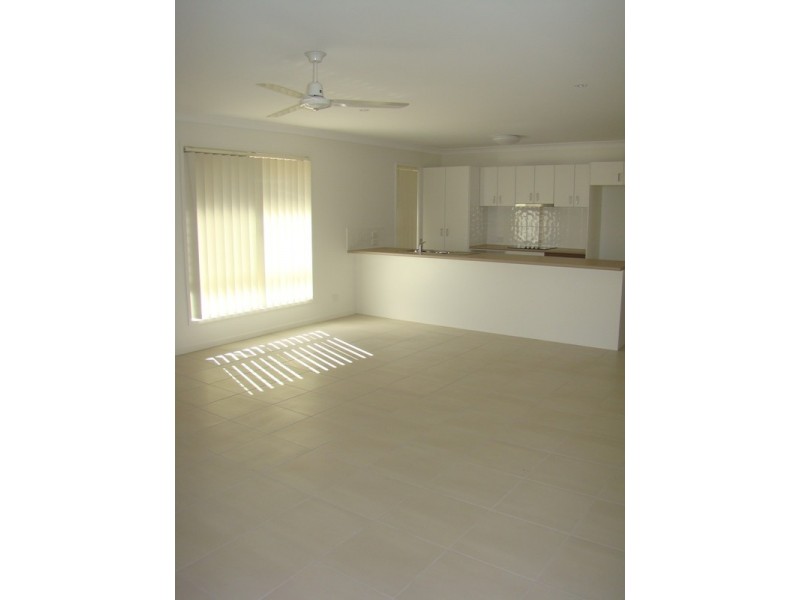 8 Suncrest Street, Emerald QLD 4720