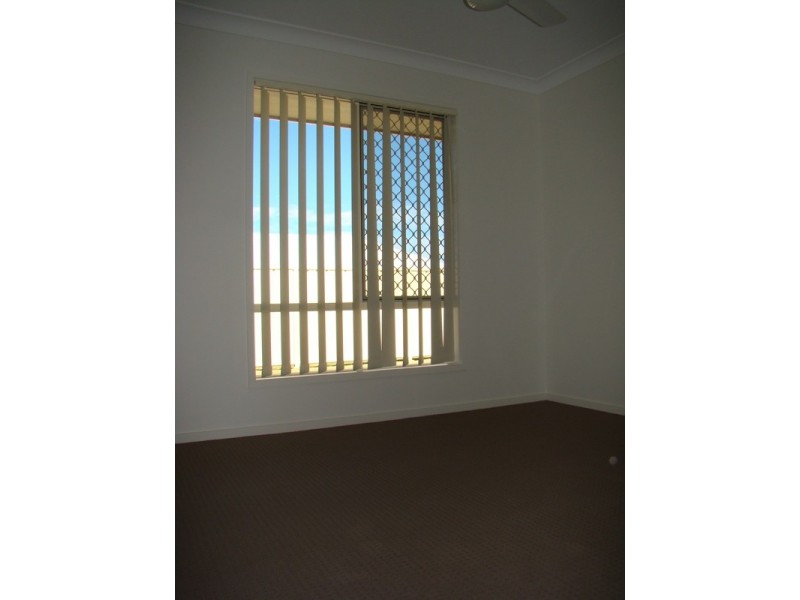 8 Suncrest Street, Emerald QLD 4720