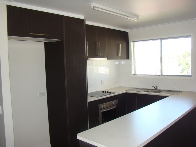 2 Edwards Place, Emerald QLD 4720