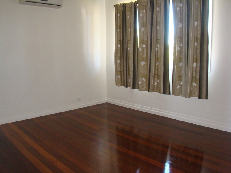 2 Edwards Place, Emerald QLD 4720