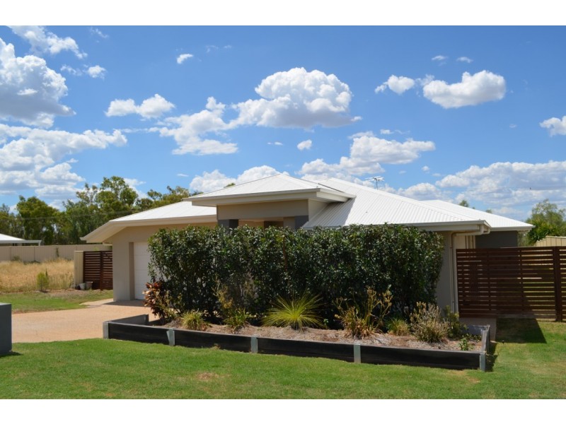 4 Rosehill Road, Emerald QLD 4720