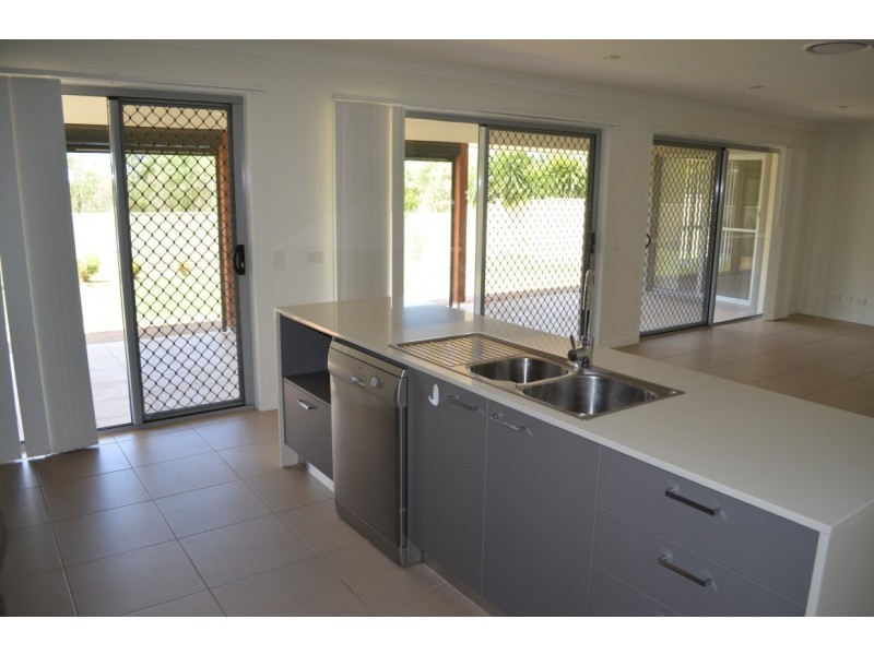 4 Rosehill Road, Emerald QLD 4720