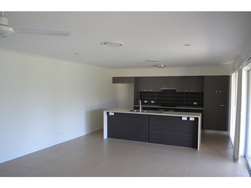 4 Rosehill Road, Emerald QLD 4720