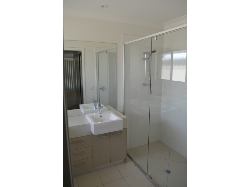 4 Rosehill Road, Emerald QLD 4720