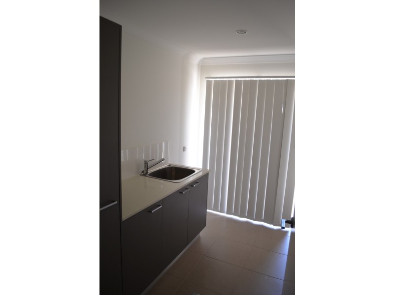4 Rosehill Road, Emerald QLD 4720