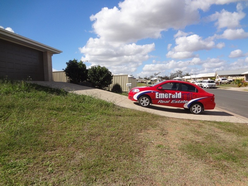 14 Scenic Drive, Emerald QLD 4720