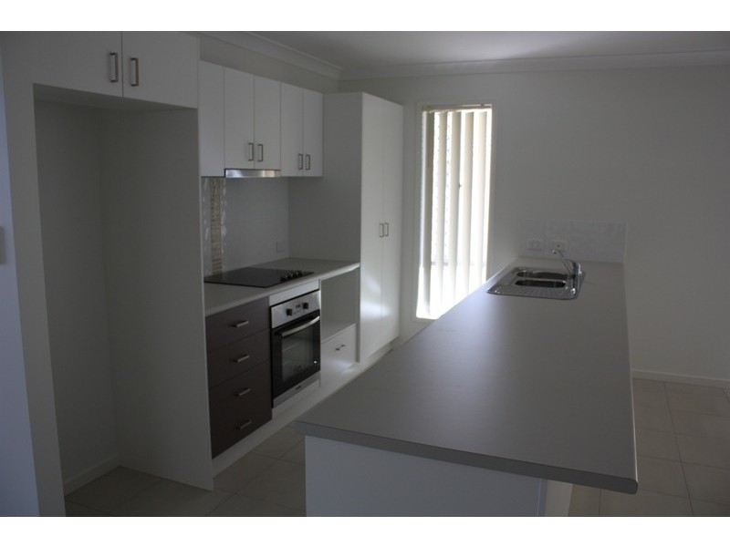 14 Scenic Drive, Emerald QLD 4720