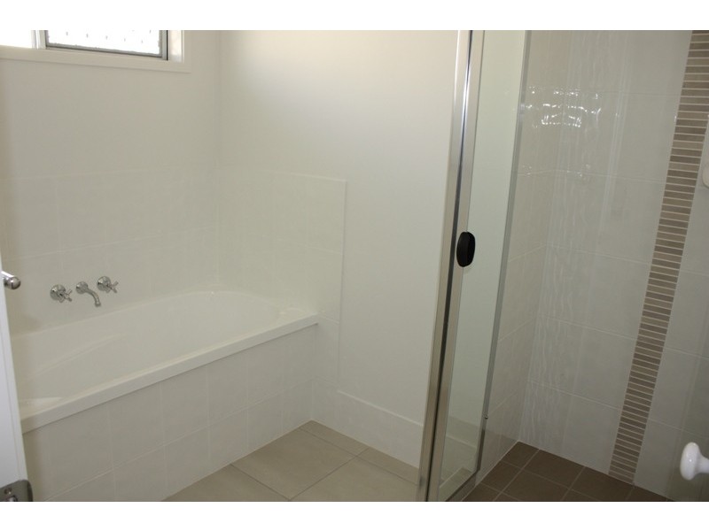 14 Scenic Drive, Emerald QLD 4720