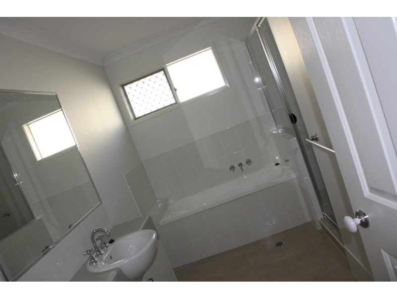 5 Suncrest Street, Emerald QLD 4720