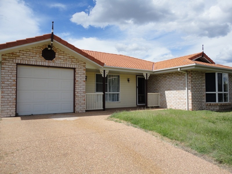 76 Crinum Crescent, Emerald QLD 4720