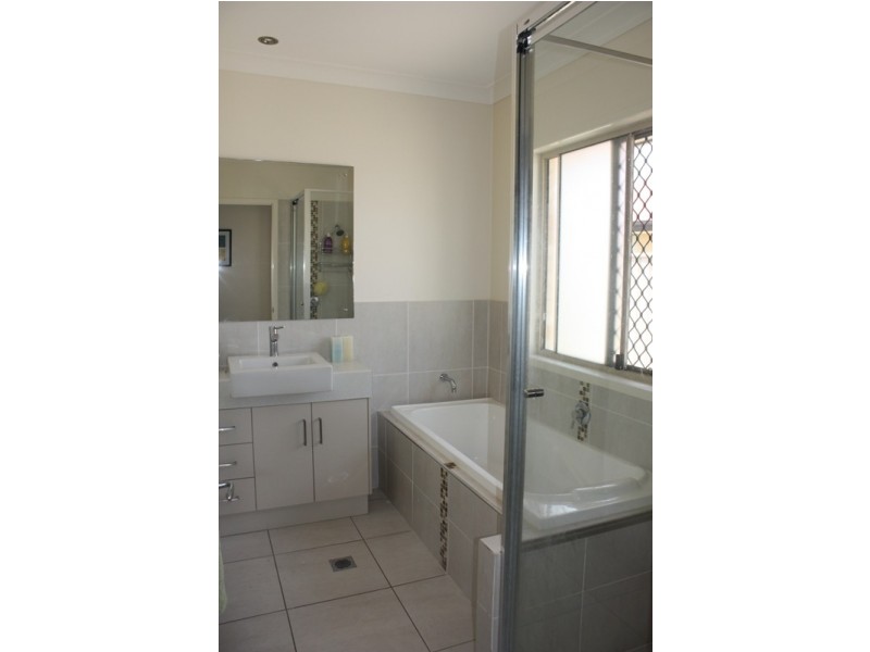 23 Mooney Crescent, Emerald QLD 4720