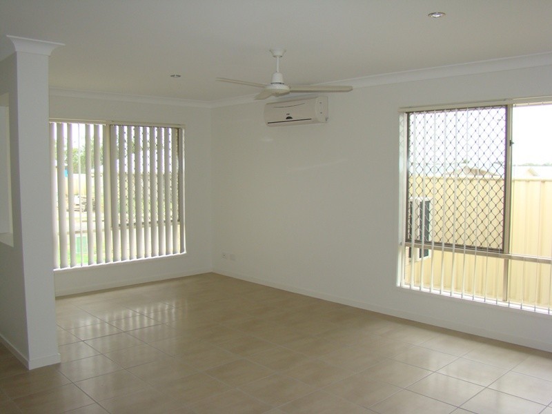 4 Lakeside Drive, Emerald QLD 4720