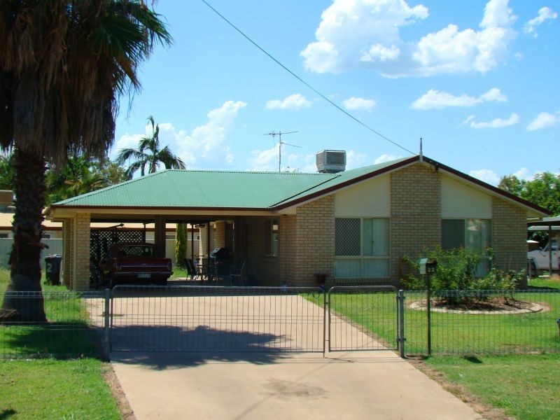 22 Eubar Place, Emerald QLD 4720