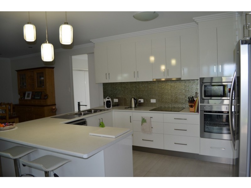 20 Canterbury Road, Emerald QLD 4720