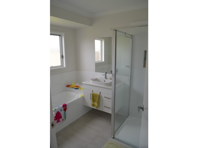 20 Canterbury Road, Emerald QLD 4720