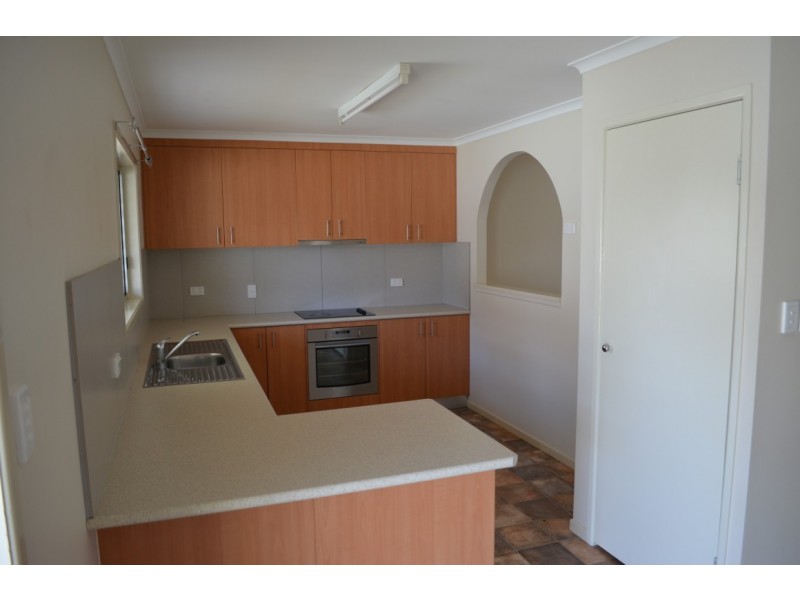 1 Wilby Place, Emerald QLD 4720