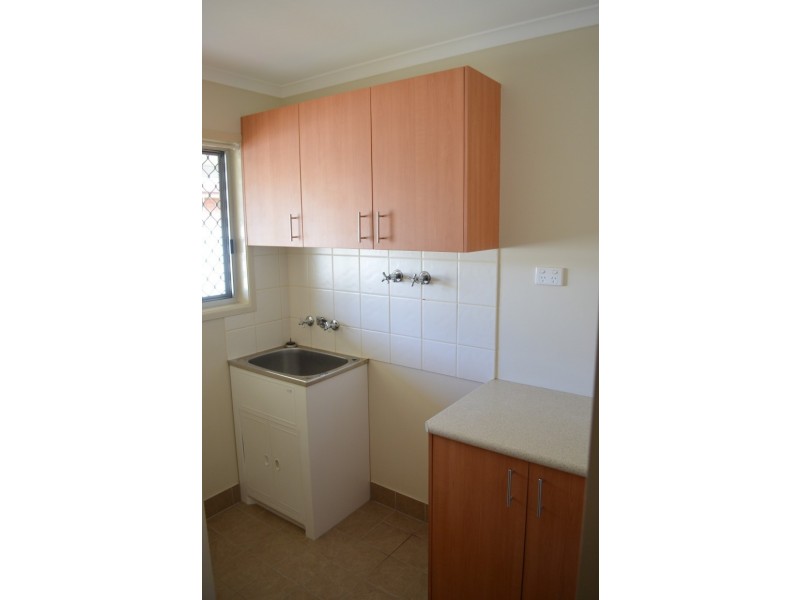 1 Wilby Place, Emerald QLD 4720
