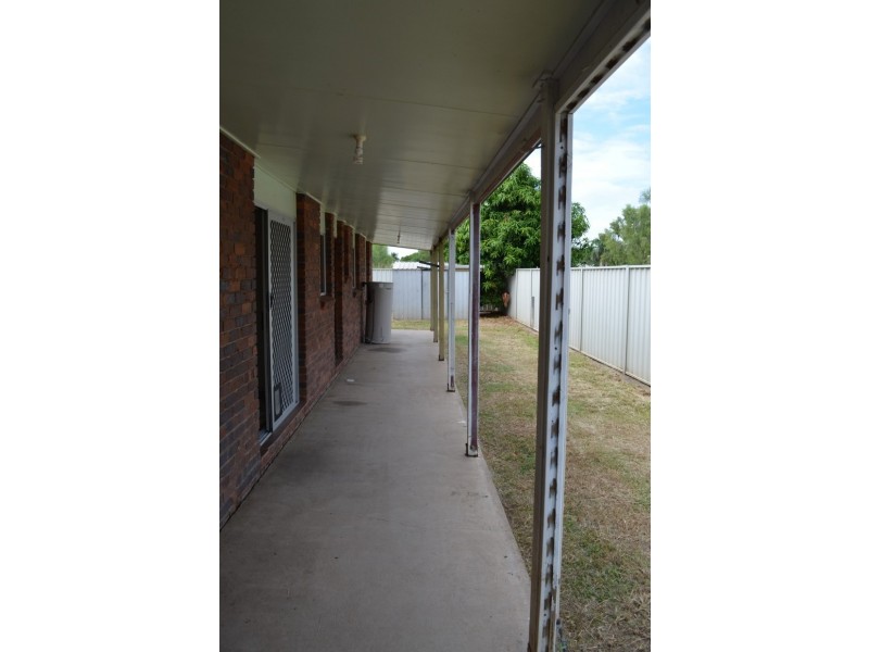 1 Wilby Place, Emerald QLD 4720